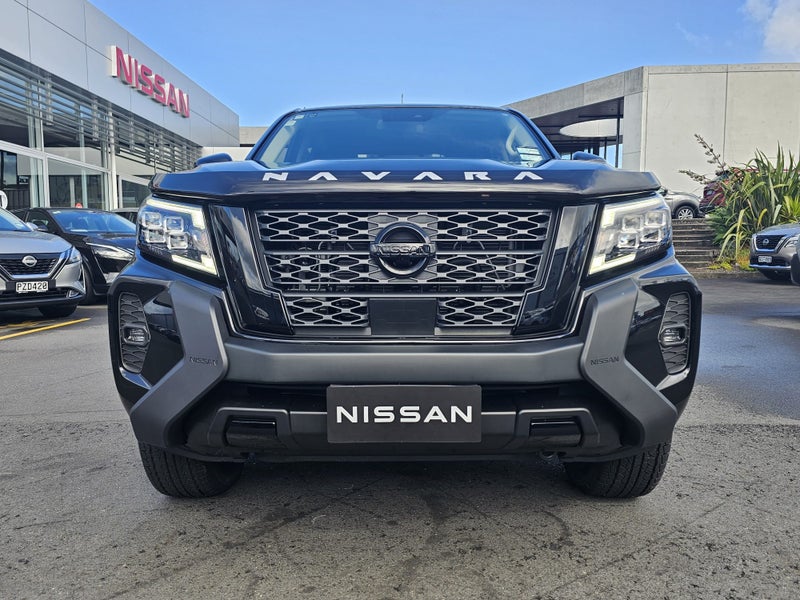 2025 Nissan Navara ST-X BLACK EDITION image 4