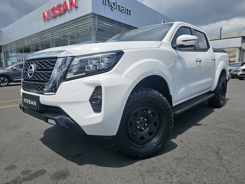 2025 Nissan Navara ST X-TERRAIN image 2