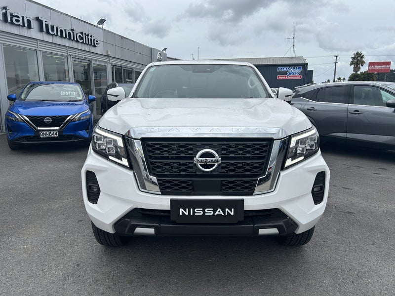 2025 Nissan Navara STX 4WD AUTO image 2