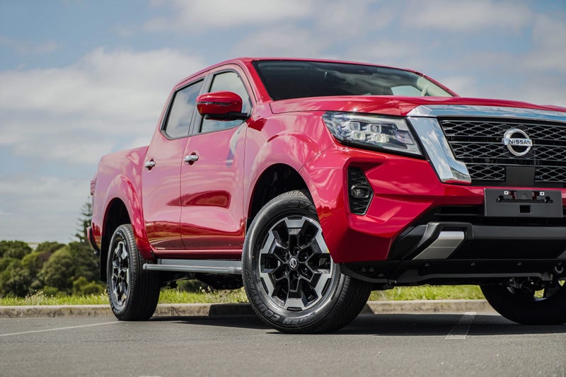 2025 Nissan Navara STX 4WD AUTO image 5