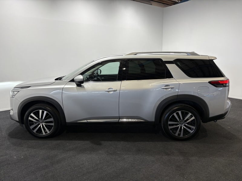 2025 Nissan Pathfinder 4WD 3.5 TI-L image 4