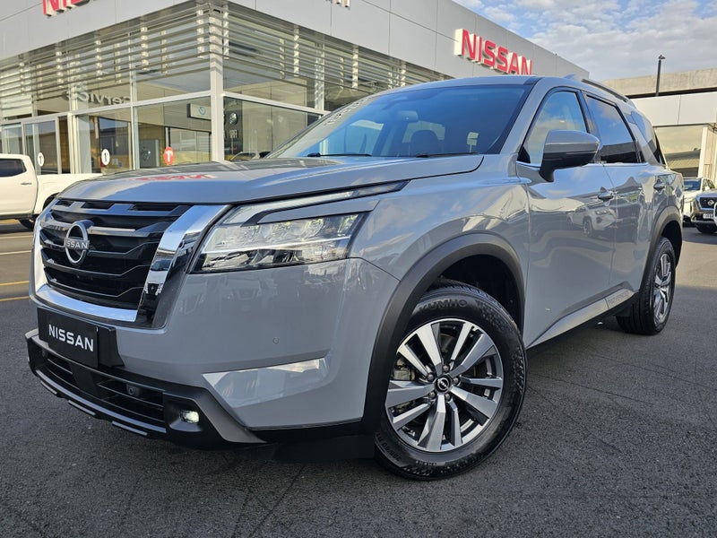2025 Nissan Pathfinder Ti 3.5 4WD image 2