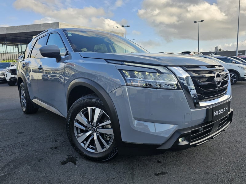 2025 Nissan Pathfinder Ti 3.5 4WD image 4