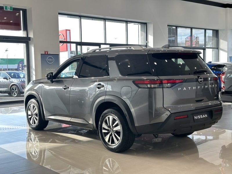 2025 Nissan Pathfinder Ti 3.5P | 4WD | 9 Speed... image 3
