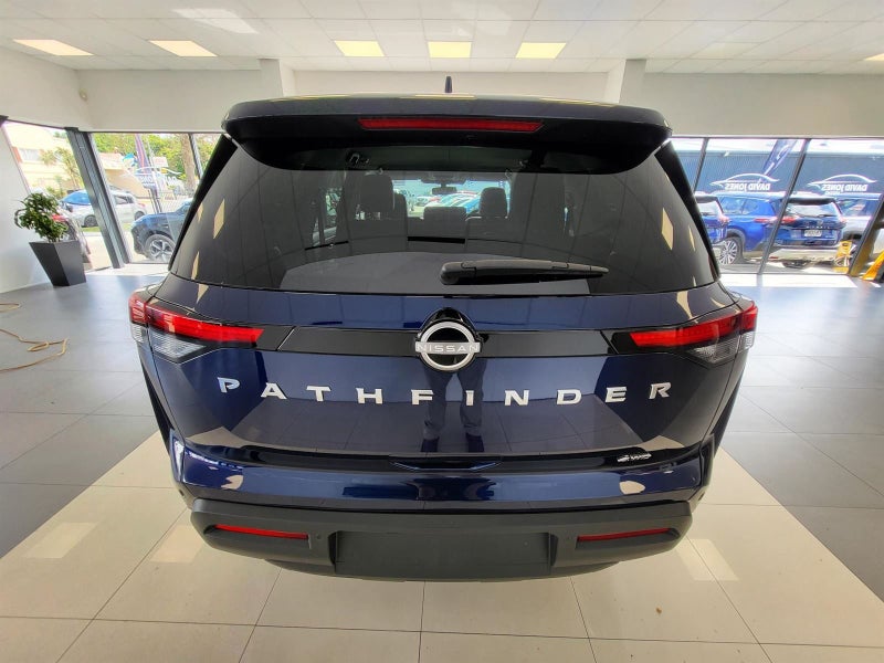 2025 Nissan Pathfinder TI image 4