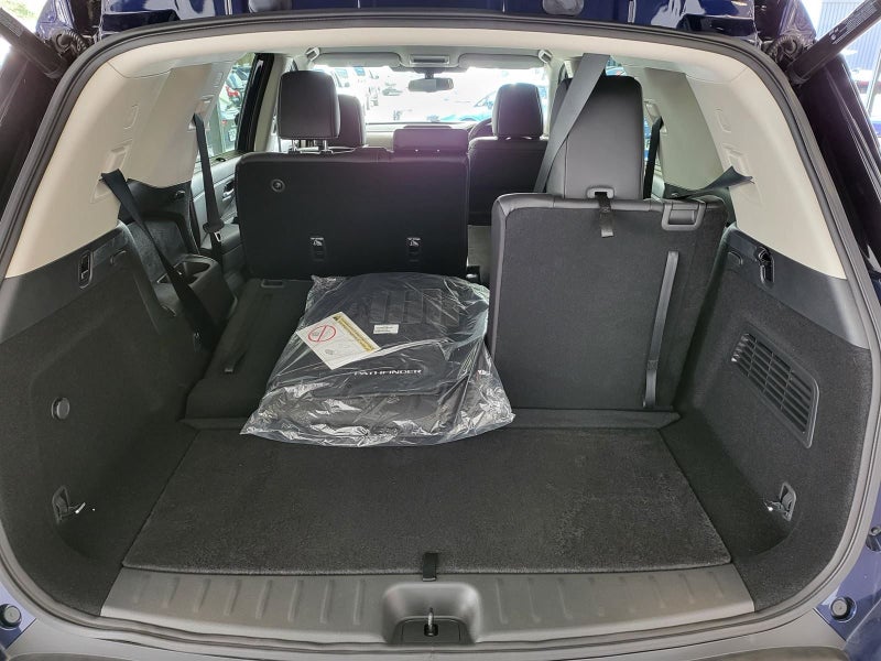 2025 Nissan Pathfinder TI image 5