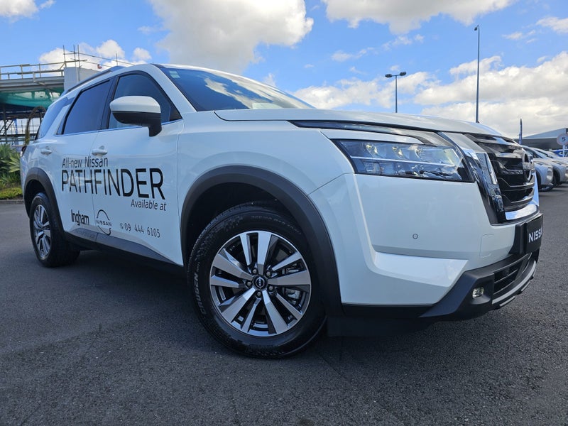 2025 Nissan Pathfinder Ti image 4