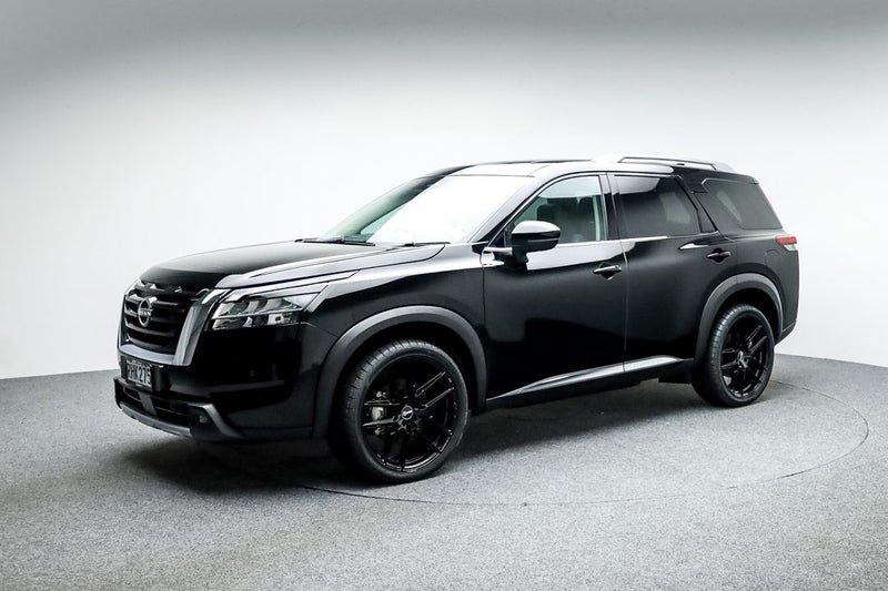 2025 Nissan Pathfinder Ti-L 4WD 7 Seat image 3
