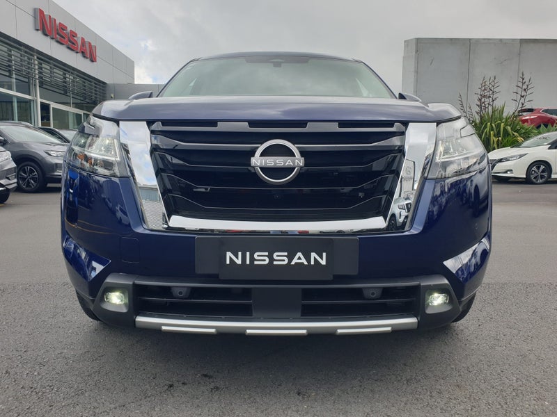 2025 Nissan Pathfinder Ti-L, 4WD, 7 SEATER image 3