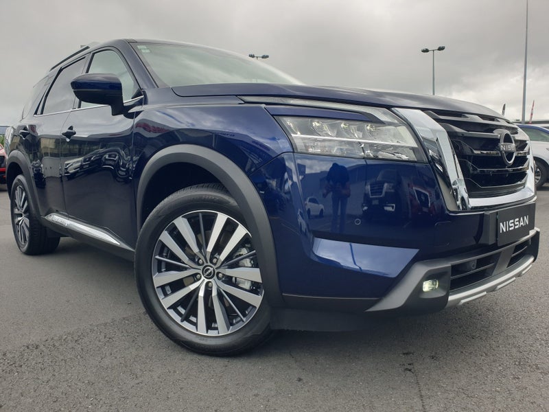 2025 Nissan Pathfinder Ti-L, 4WD, 7 SEATER image 4