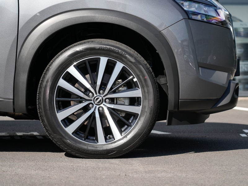 2025 Nissan Pathfinder TI-L 4X4 5Dr Wagon image 5