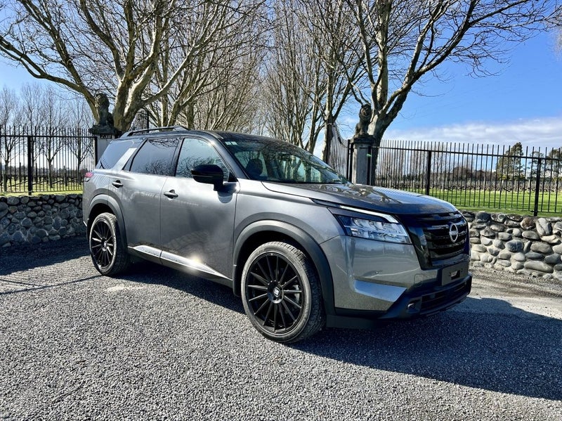 2025 Nissan Pathfinder Ti SV BLACKOUT EDITION 4WD image 1