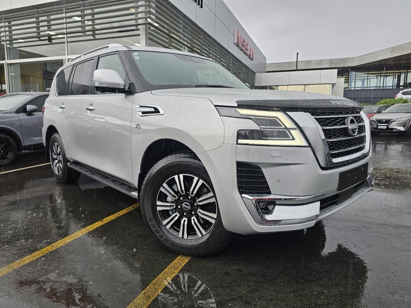 2025 Nissan Patrol TI-L 5.6L V8 image 4