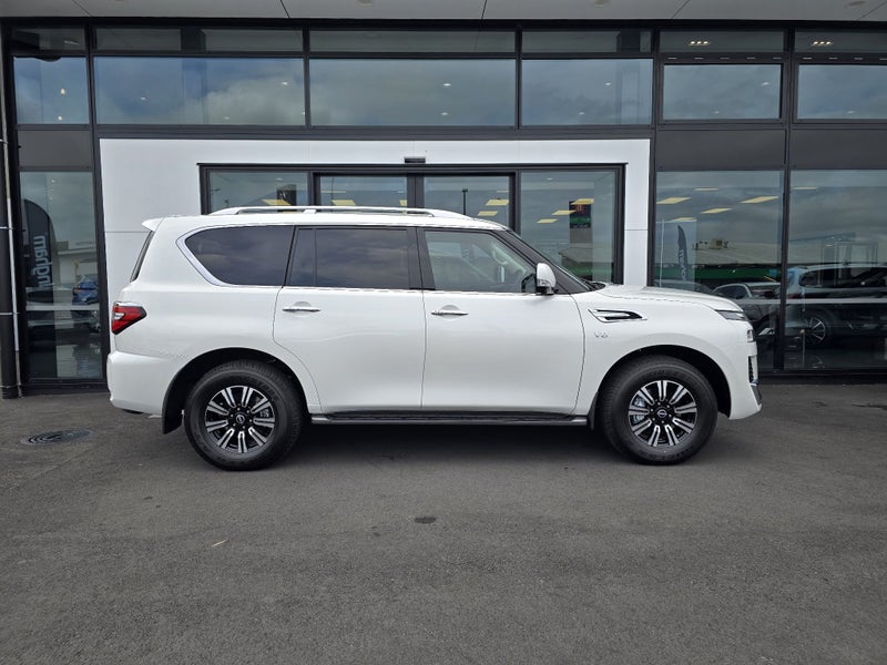 2025 Nissan Patrol TI-L 5.6P/4WD/7AT image 3