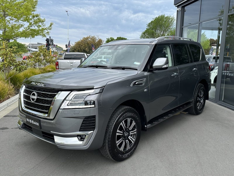 2025 Nissan Patrol Ti-L 5.6P/4Wd/7At - LAST OF... image 3