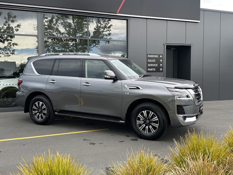 2025 Nissan Patrol Ti-L 5.6P/4Wd/7At - LAST OF... image 4