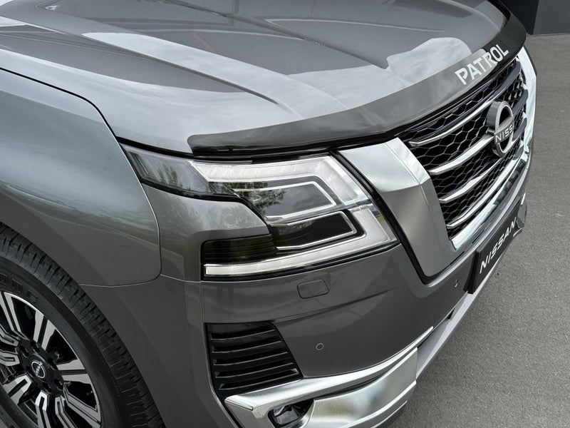 2025 Nissan Patrol Ti-L 5.6P/4Wd/7At - LAST OF... image 5