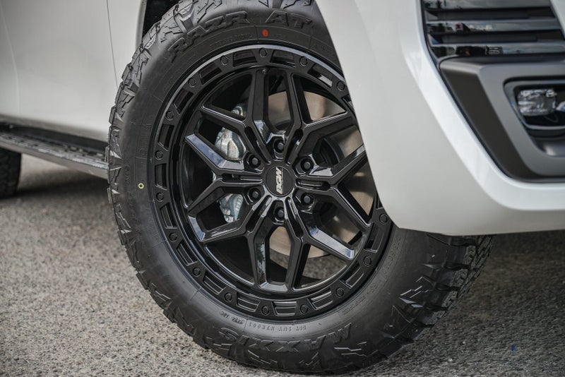 2025 Nissan Patrol Ti-L 5.6P V8 Auto 7 Seater image 3