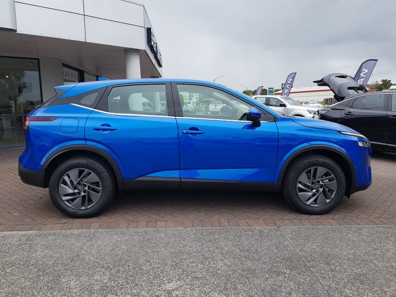 2025 Nissan Qashqai ST image 2