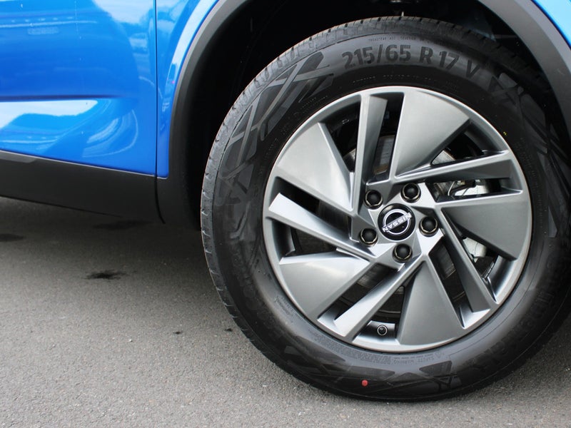 2025 Nissan Qashqai ST image 2
