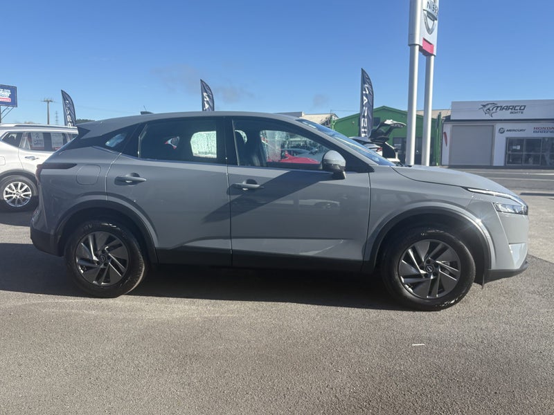 2025 Nissan Qashqai ST image 3