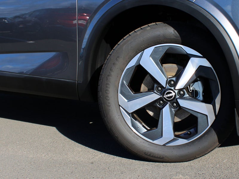 2025 Nissan Qashqai ST-L image 2