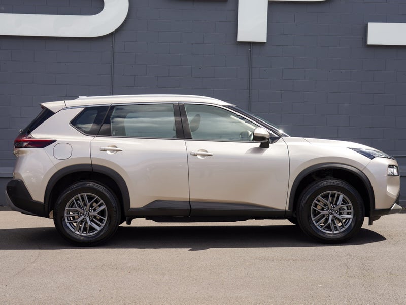 2025 Nissan X-Trail 2.5P ST Wagon image 3