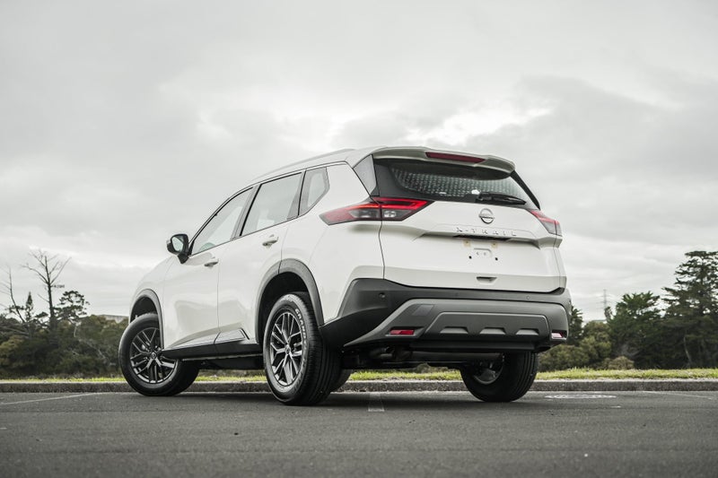 2025 Nissan X-Trail ST 2.5P/Cvt image 3