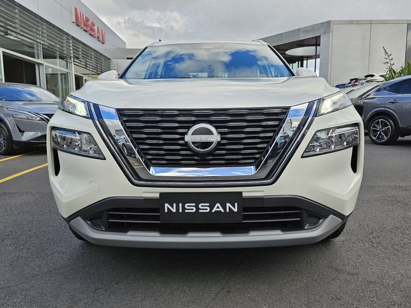 2025 Nissan X-Trail ST 2WD image 3