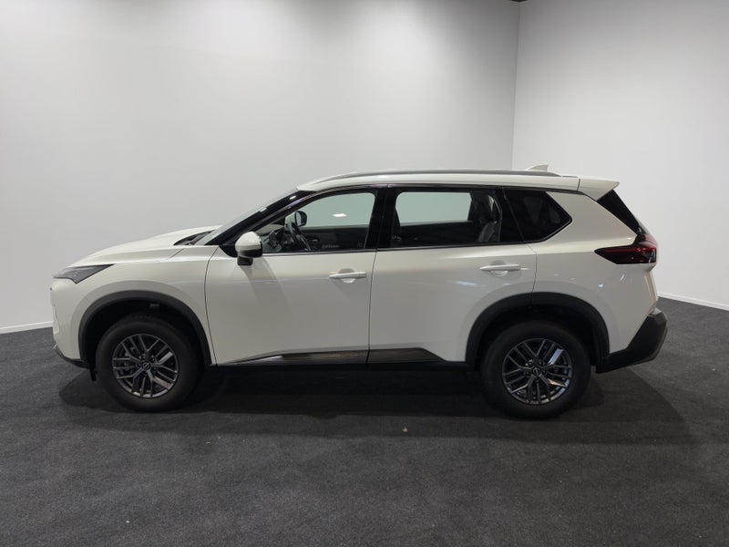 2025 Nissan X-Trail ST 4WD 7 seat image 4