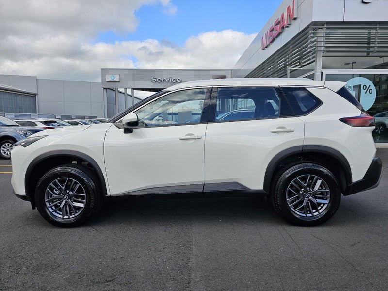 2025 Nissan X-Trail ST 4WD image 4
