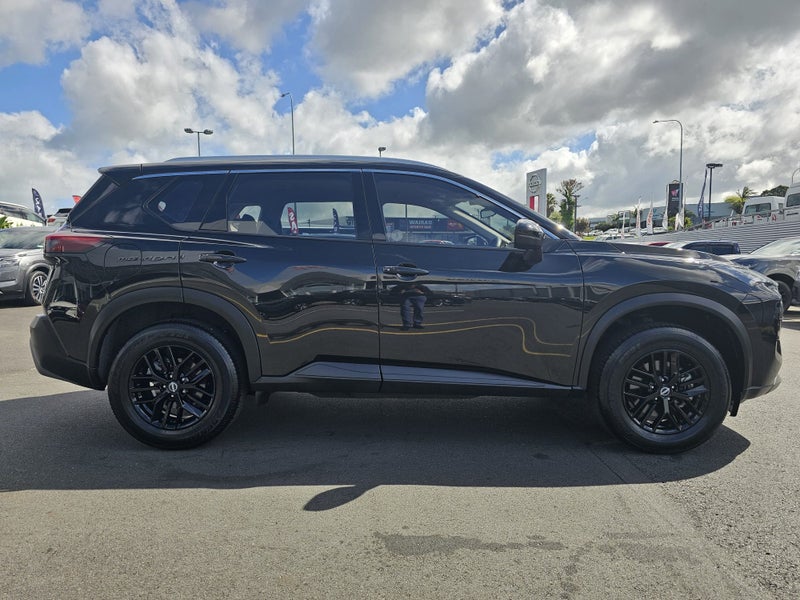 2025 Nissan X-Trail ST 4WD BLACK EDITION image 5