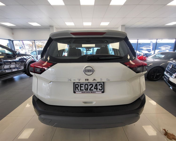 2025 Nissan X-Trail ST image 4
