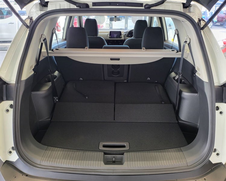 2025 Nissan X-Trail ST image 5