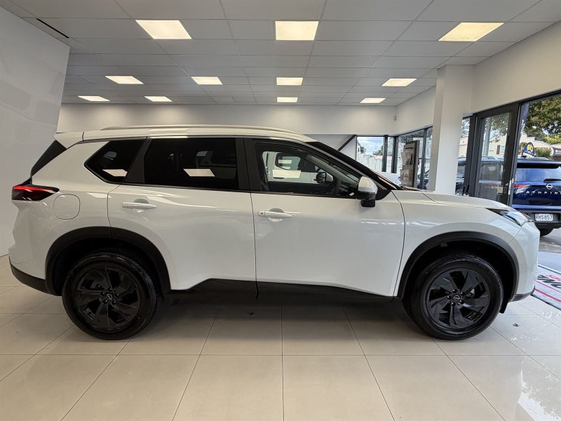 2025 Nissan X-Trail ST-L image 2