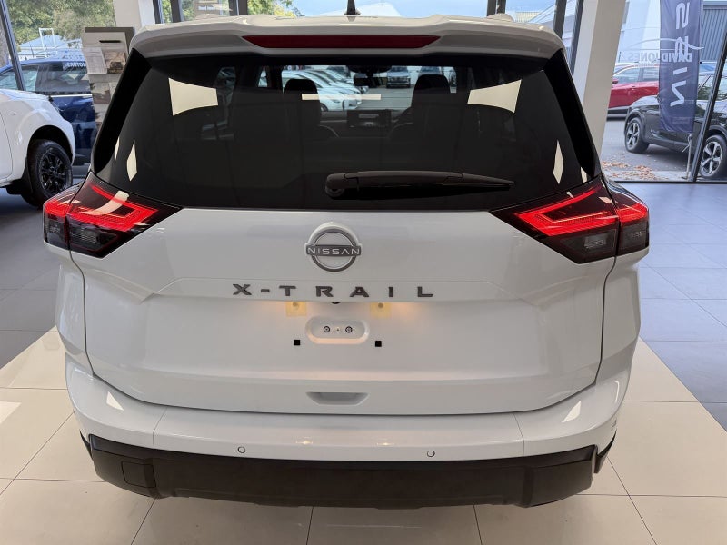 2025 Nissan X-Trail ST-L image 4