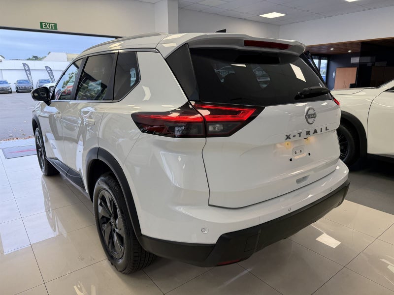 2025 Nissan X-Trail ST-L image 5