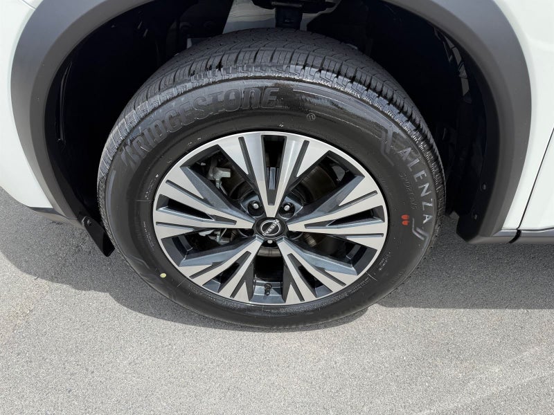 2025 Nissan X-Trail ST-L 2.5 4WD 7 Seater image 3