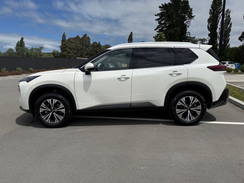 2025 Nissan X-Trail ST-L 2.5 4WD 7 Seater image 4