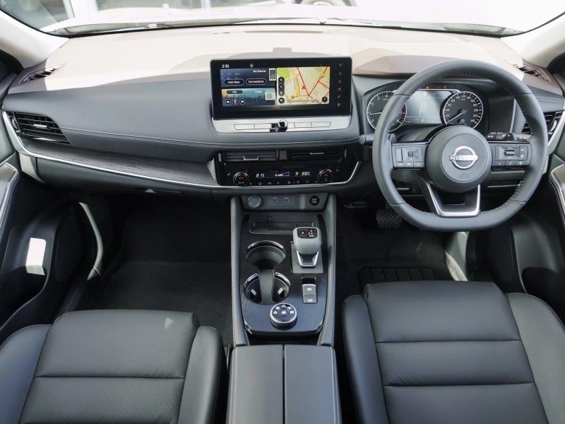 2025 Nissan X-Trail ST-L 2.5 4x4 with 7 seats image 2