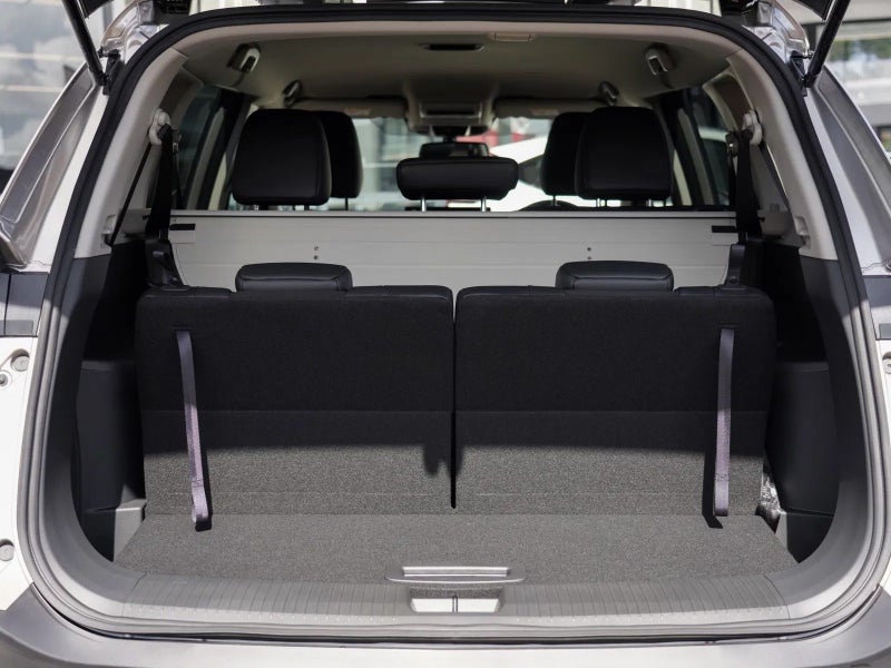 2025 Nissan X-Trail ST-L 2.5 4x4 with 7 seats image 4