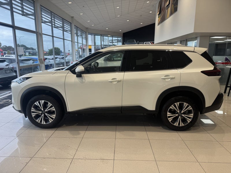 2025 Nissan X-Trail St-L 2.5P/Cvt image 4