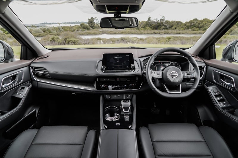 2025 Nissan X-Trail St-l 2WD image 2