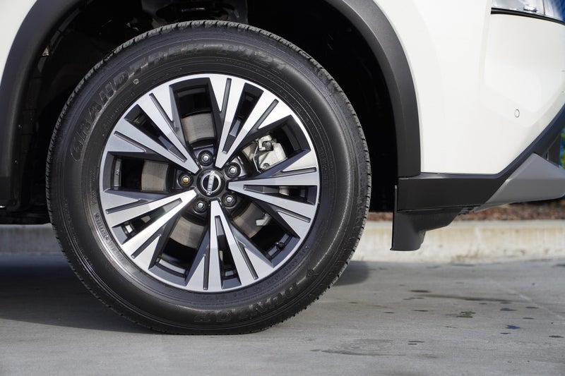 2025 Nissan X-Trail ST-L 4x4 7-seater image 4