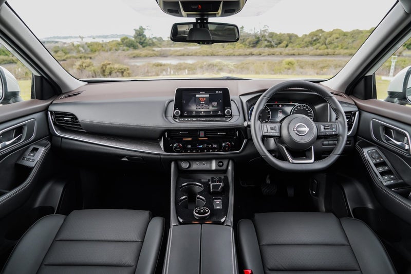 2025 Nissan X-Trail ST-L E-POWER image 2