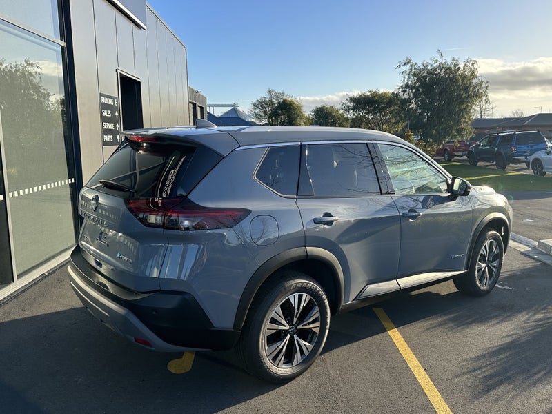 2025 Nissan X-Trail St-L E-Power - HUGE SAVINGS... image 3