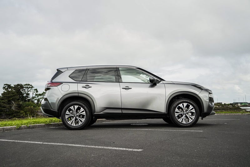 2025 Nissan X-Trail ST-L PETROL 2WD image 4