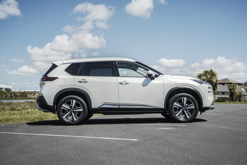 2025 Nissan X-Trail Ti-L 2.5 PETROL 4WD image 4
