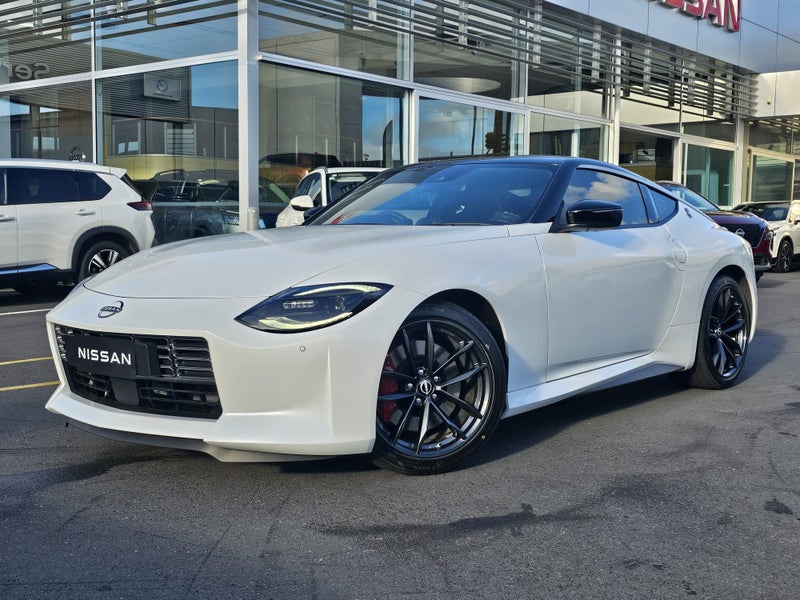 2025 Nissan Z Coupe image 2