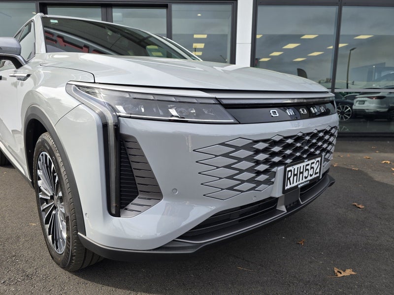 2025 Omoda 9 PHEV/AWD/HD image 2